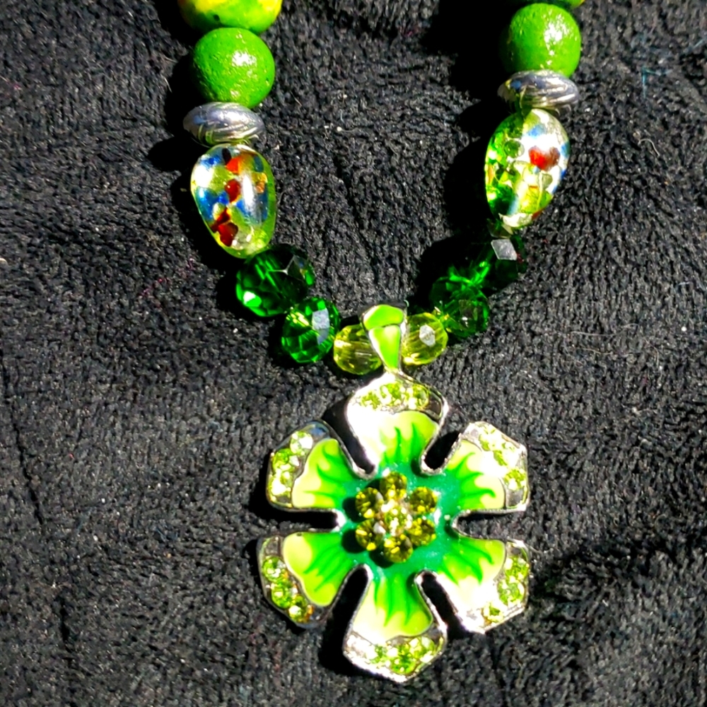 (New) pretty green beaded necklace w/ semi precious stones and vintage glass.